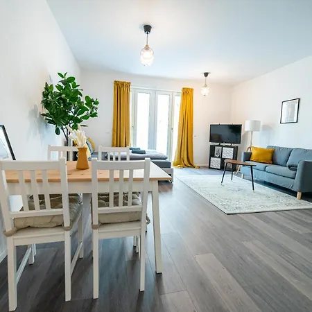 Fullhouse - - A6 - Washing Machine - Terrace - Nespresso Dresde